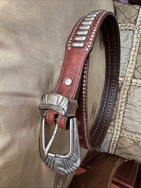Child’s Nadim Western Leather Belt Silver Buckle and Silver Trim Fair Condition